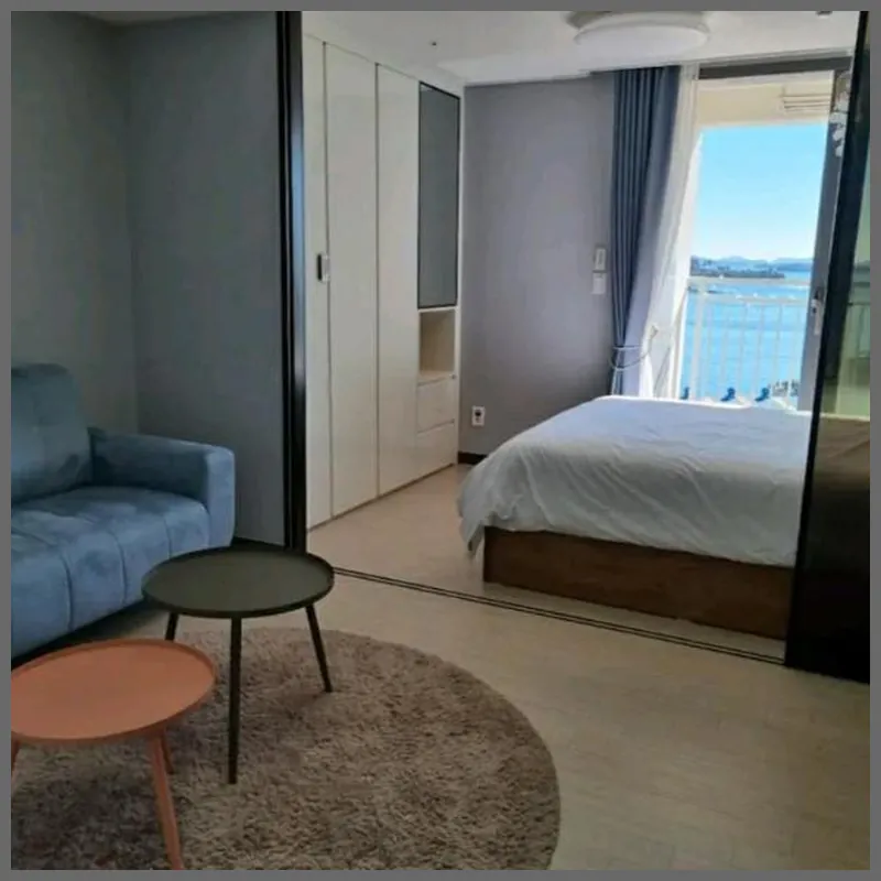 J910 Yeosu Ubless 16-pyeong Deluxe Queen Bed Ocean View Room 호텔 내부 이미지
