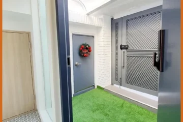 Newly Renovated 100-Year-Old House @4Subway Lines