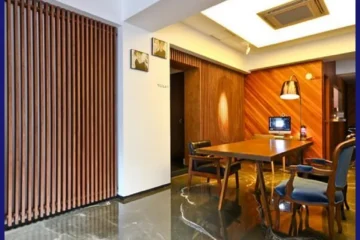 Comma Hotel