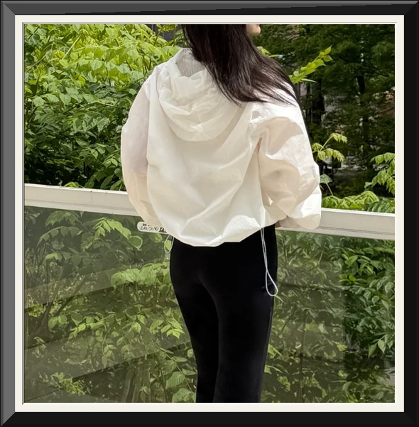 [남녀공용] 초경량 후드 바람막이 5color 베이직or크롭기장 윈드브레이커 여름 점퍼 오버핏 자켓 생활방수 커플룩 빅사이즈 캠핑 여행 러닝 데일리 아우터 사진4