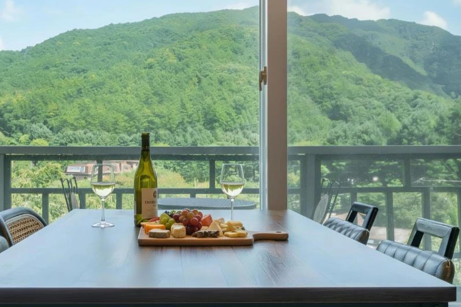 가평 산아래 펜션 외관