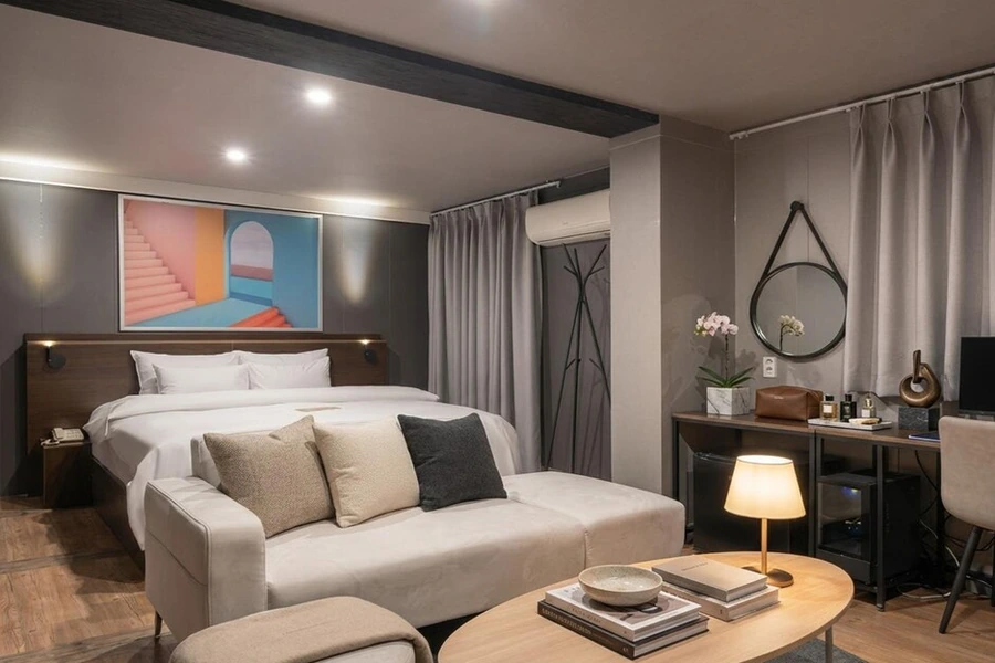 신촌 URBAN HOTEL&PLAY 외관